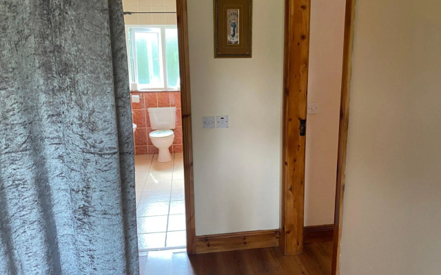 Douglasha House V93RX64