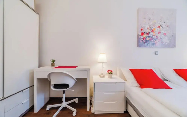 Red Vibe Studio Central 1