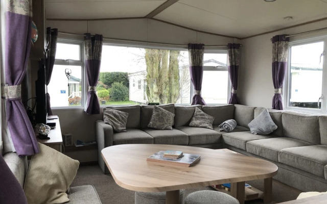 Luxury 2 Bedroom Caravan at Mersea Island Holiday