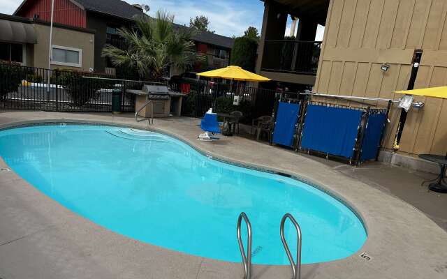 Super 8 by Wyndham Red Bluff