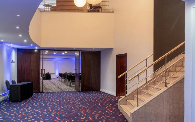 Argenta Tower Hotel & Suites