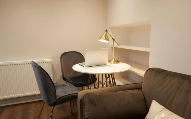 Three Cranes Serviced Apartments