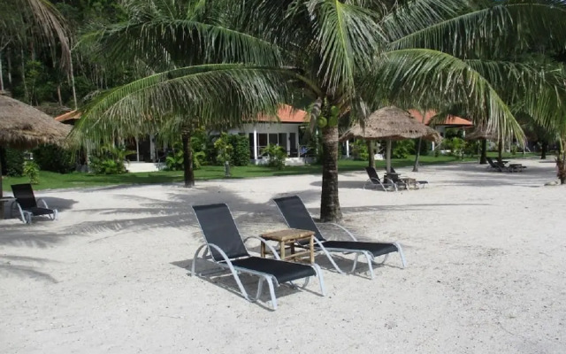 Saracen Bay Resort