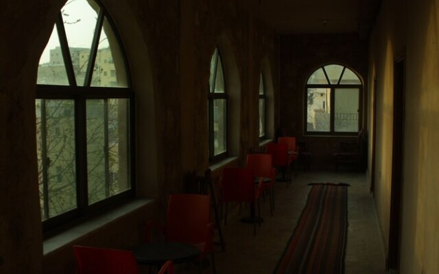 Oak Tree Castle Hostel