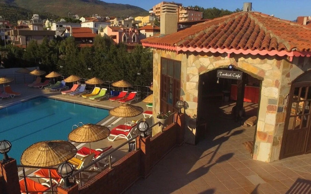 Royal Nas Resort