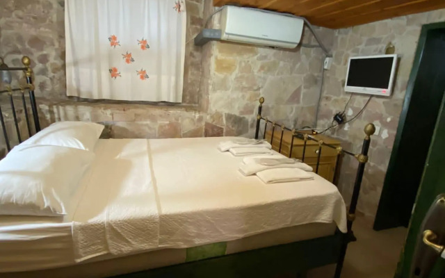 Cunda Zehra Teyzenin Evi