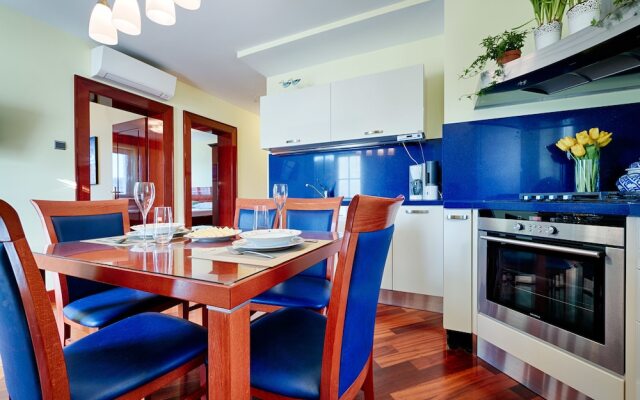 Apartments Donna with Sea View