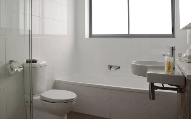 Meriton Suites Southport, Gold Coast
