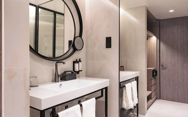 Luster Hotel