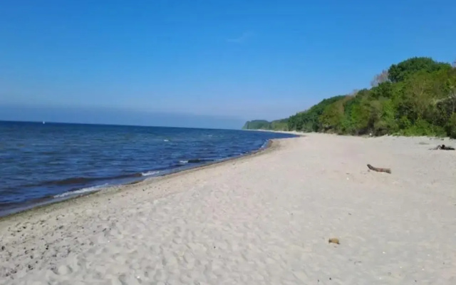 Spacious Bungalow near Sea in Grundshagen