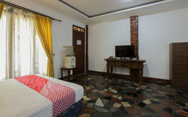 OYO 735 New Panjang Jiwo Resort