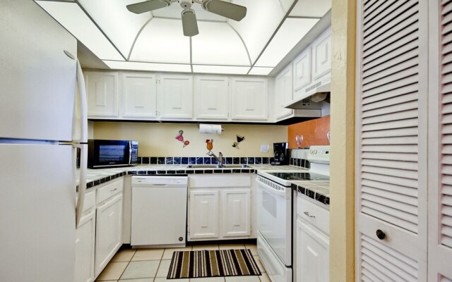 Runaway Bay Resort by BBG