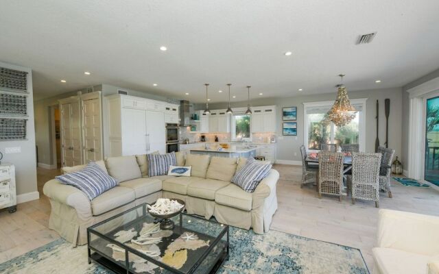 Bay View Beauty by AMI Locals
