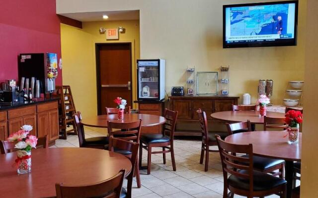 Edgewood Hotel & Suites