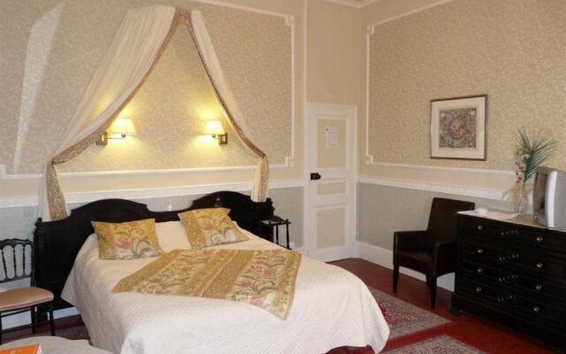 hotelImage