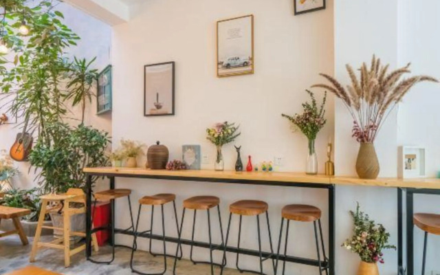 Dali Monster Inn (Gucheng Dongyu Street)