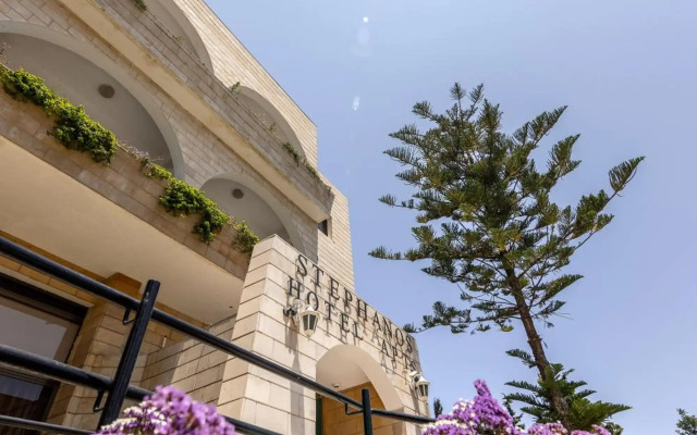 Stephanos Hotel Apts