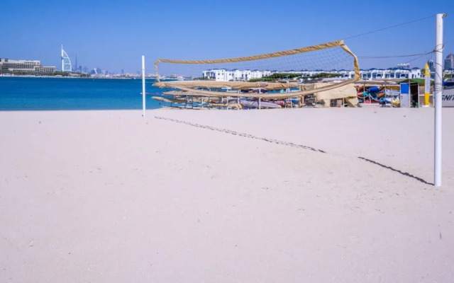 Chic Beachside 3BR Living at the Palm