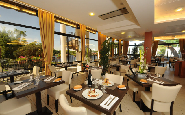 Brit Hotel du Lac
