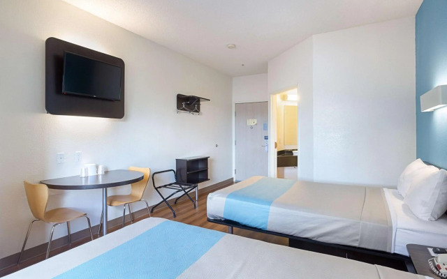 Motel 6 Page, AZ