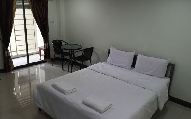 OYO 660 Taevaraj Place