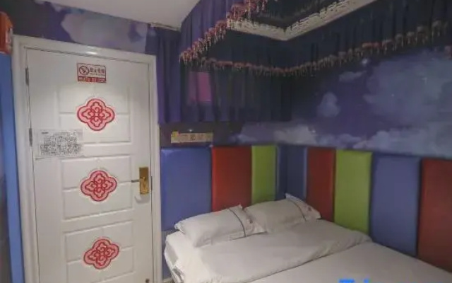 Shen8 Express Homestay (Shenzhen Huaqiangnan Subway Station)