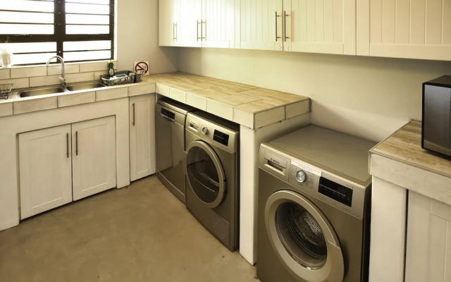 Sandy Feet Langebaan 8-sleeper