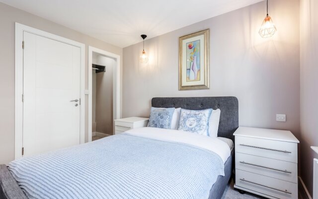 Stylish 2bed 2bath in Notting Hill