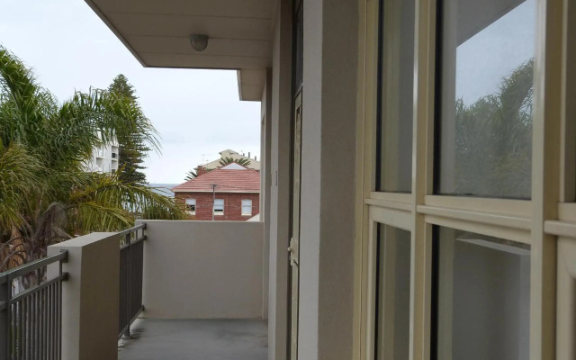 Glenelg Holiday Apartments