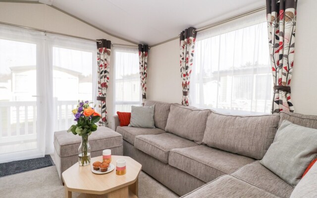 18D Shorefield Country Park