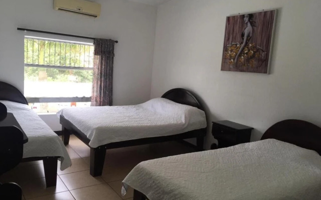 Hotel Mi Linda Tierra