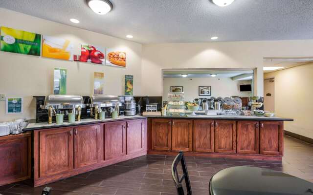 Quality Inn & Suites Lawrence - University Area