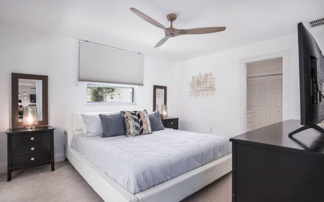 Lilac Mid-century Pool Home