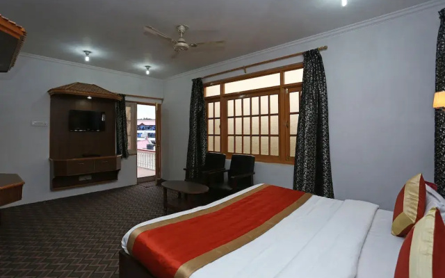 OYO 4487 Hotel Al Azra