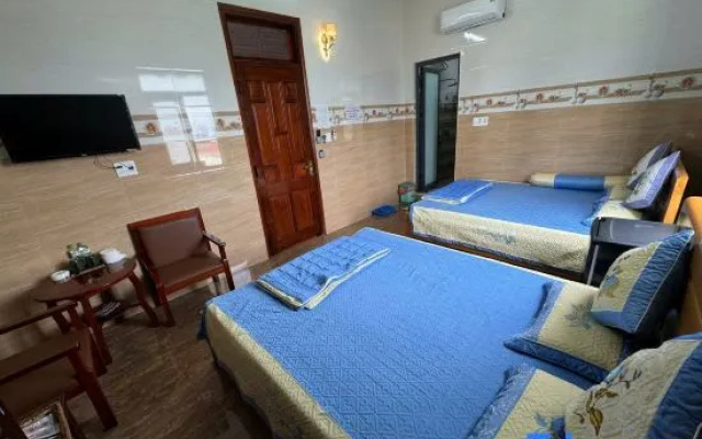 Van Tan Hotel – Guest Rooms – Mang Den