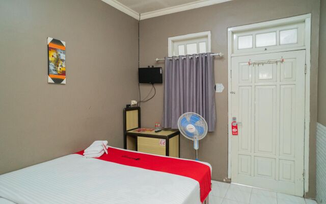 RedDoorz @ Oro Oro Ombo Batu