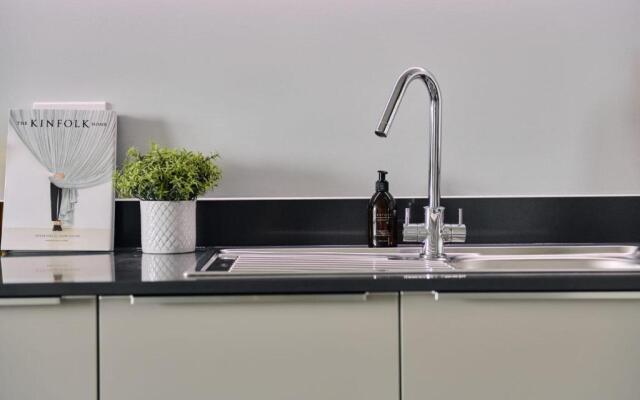 Spacious and Bright Apartments in Brentford