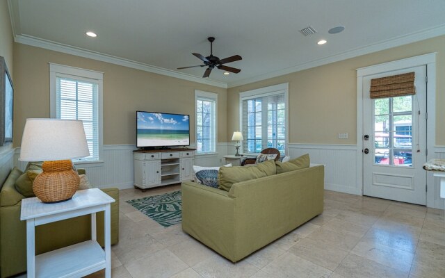 Sandestin Bungalo 38: Beach, Golf, & Fun!