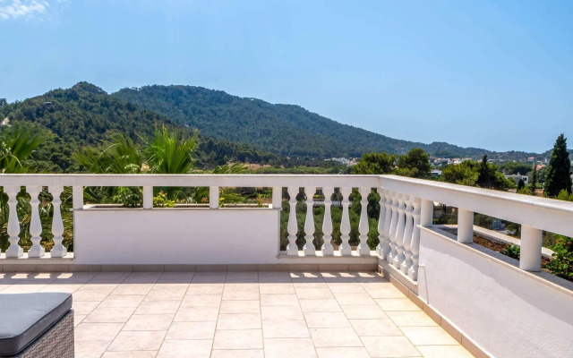 Red Rose Luxury Villa