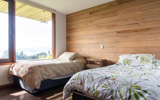 Lujosa Casa Altamira - Villarrica