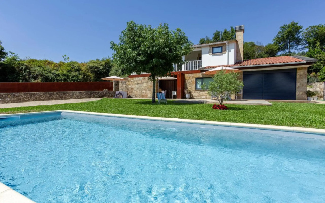 CASA TARRIO - 3 quartos com piscina