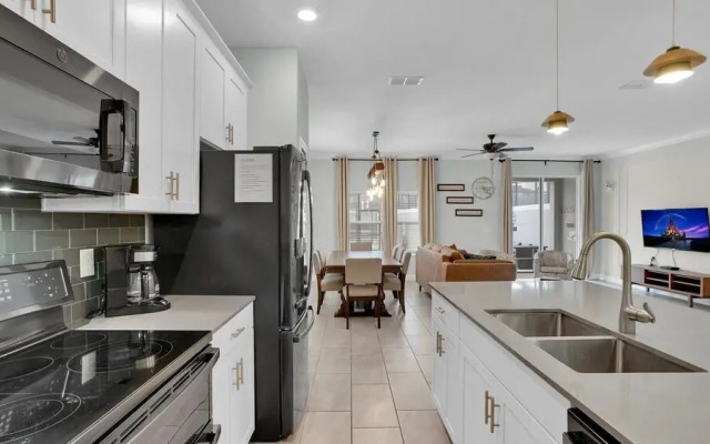 4361 Quote st