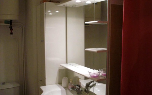 Studio in Canet-en-roussilon, With Wonderful Mountain View and Furnish