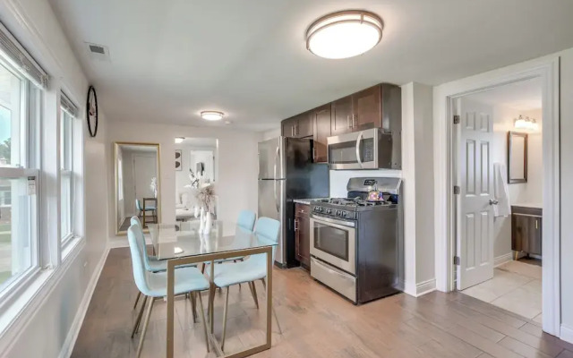 Dog-friendly Blue Island Apt w/ Backyard!