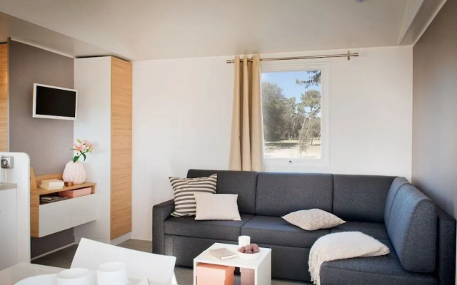 Camping Les Places Dorees