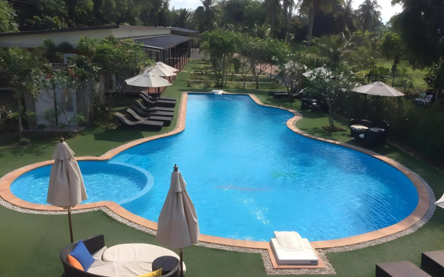 Check In & Chill Out Laem Sok Pier