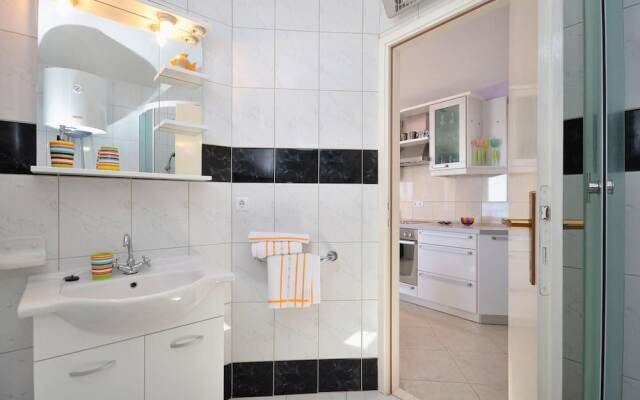Villa Belezza With Pool, Split - Kastel Gomilica