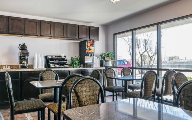 Studio 6 Suites Louisville, KY – Airport/Expo Center