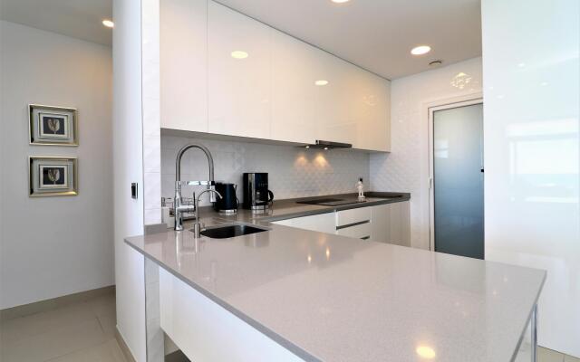 Sunset Drive 1-46 Poniente Beach