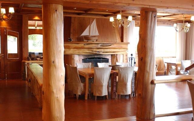 Isla Victoria Lodge